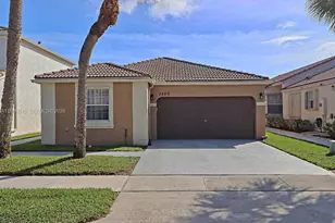 1523 NW 158th Ave, Pembroke Pines, FL 33028 - Photo 2