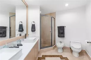 300 South Pointe Dr, Miami Beach, FL 33139 - Photo 54