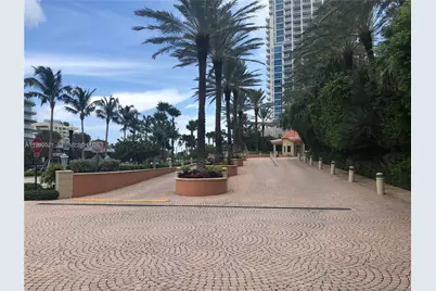 300 S Pointe Dr #907, Miami Beach, FL 33139 - Photo 58