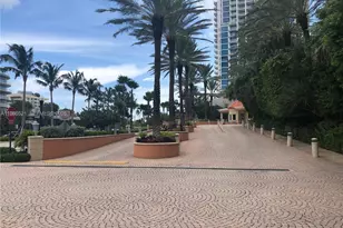 300 South Pointe Dr, Miami Beach, FL 33139 - Photo 58