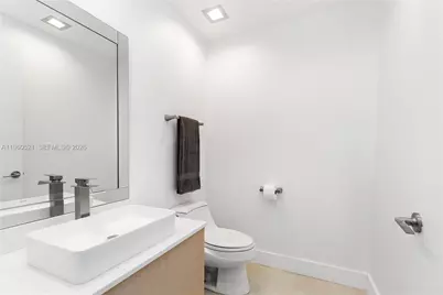300 S Pointe Dr #907, Miami Beach, FL 33139 - Photo 52