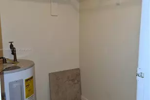 5162 NE 6th Ave, Oakland Park, FL 33334 - Photo 6