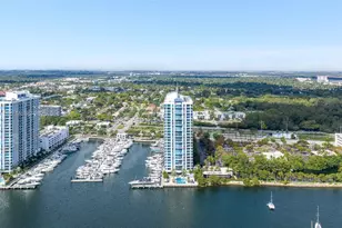 17301 Biscayne Blvd, North Miami Beach, FL 33160 - Photo 16