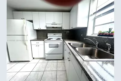 910 Michigan Ave #401, Miami Beach, FL 33139 - Photo 12