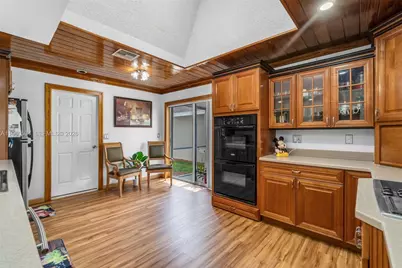 2590 SE 7th Pl, Homestead, FL 33033 - Photo 16