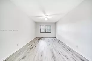 8290 Lake Dr, Doral, FL 33166 - Photo 16