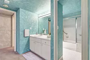 20100 W Country Club Dr, Aventura, FL 33180 - Photo 14