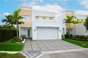 10366 NW 68th Terrace, Doral, FL 33178 - Photo 2