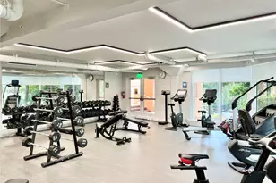 400 South Pointe Dr, Miami Beach, FL 33139 - Photo 32