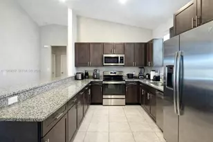 9042 E Broad Cir, Labelle, FL 33935 - Photo 4