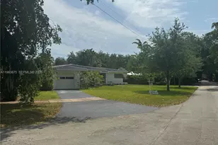 1309 San Remo Ave, Coral Gables, FL 33146 - Photo 2