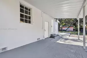 870 NE 144th St, North Miami, FL 33161 - Photo 20