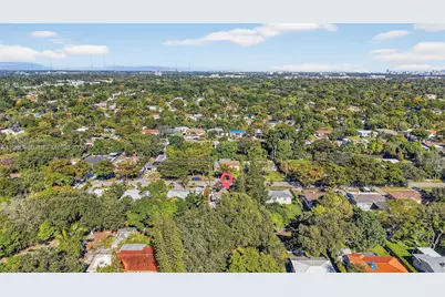 870 NE 144th St, North Miami, FL 33161 - Photo 34