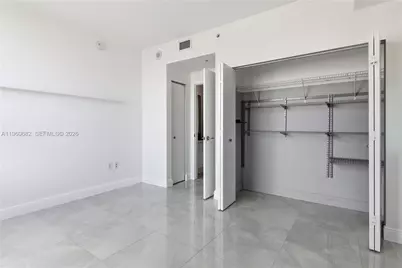 90 SW 3rd St #2408, Miami, FL 33130 - Photo 12