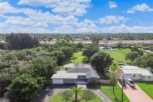 224 E Acre Dr, Plantation, FL 33317 - Photo 4