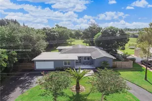 224 E Acre Dr, Plantation, FL 33317 - Photo 2