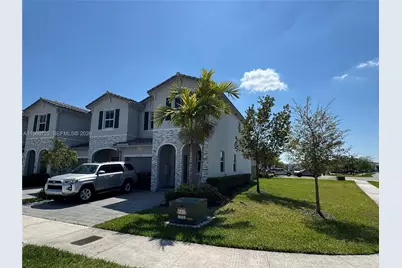 1110 SE 27th Ter #1110, Homestead, FL 33035 - Photo 2