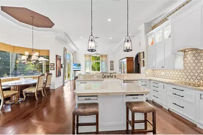 2567 Montclaire Cir, Weston, FL 33327 - Photo 12