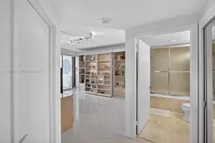 2000 Island Bl, Aventura, FL 33160 - Photo 54