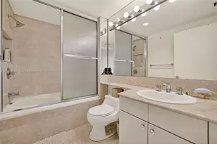 2000 Island Bl, Aventura, FL 33160 - Photo 58