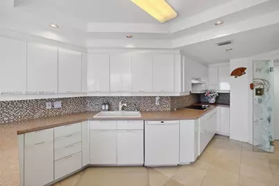 2000 Island Bl #1109, Aventura, FL 33160 - Photo 32