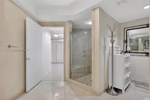 2000 Island Bl, Aventura, FL 33160 - Photo 52