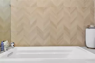 3502 Ashwood Cir N, Hollywood, FL 33312 - Photo 40