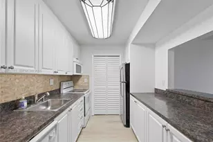 301 Racquet Club Rd, Weston, FL 33326 - Photo 12