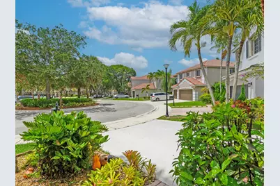 4209 Pinewood Ln, Weston, FL 33331 - Photo 8