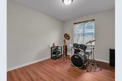 4209 Pinewood Ln, Weston, FL 33331 - Photo 32