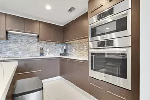 7661 NW 107th Ave, Doral, FL 33178 - Photo 10
