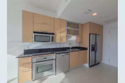 60 SW 13rd St #1605, Miami, FL 33130 - Photo 2