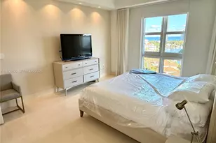 19900 E Country Club Dr, Aventura, FL 33180 - Photo 16