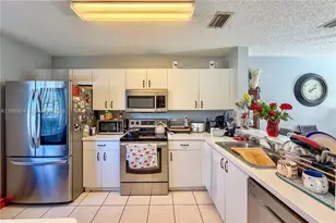 20816 NW 3rd Ln, Pembroke Pines, FL 33029 - Photo 8