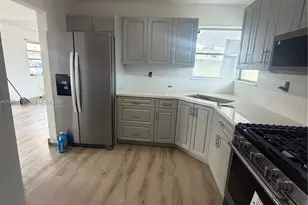 17821 NW 79th Pl, Hialeah, FL 33015 - Photo 10