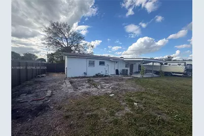 17821 NW 79th Pl, Hialeah, FL 33015 - Photo 2