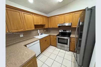 8273 NW 188th Ter, Hialeah, FL 33015 - Photo 6