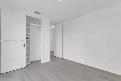 3204 Plaza St, Miami, FL 33133 - Photo 12