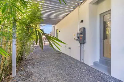 3204 Plaza St, Miami, FL 33133 - Photo 24