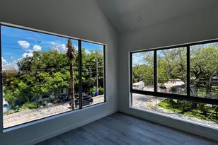 3204 Plaza St, Miami, FL 33133 - Photo 8