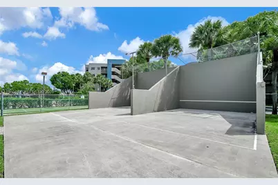 1101 Colony Point Cir #422, Pembroke Pines, FL 33026 - Photo 42