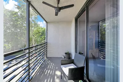 1101 Colony Point Cir #422, Pembroke Pines, FL 33026 - Photo 26