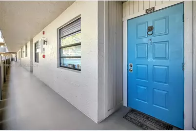 1101 Colony Point Cir #422, Pembroke Pines, FL 33026 - Photo 28