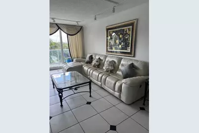 100 Bayview Dr #319, Sunny Isles Beach, FL 33160 - Photo 4