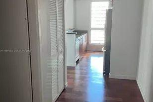 300 S Biscayne Blvd, Miami, FL 33131 - Photo 6