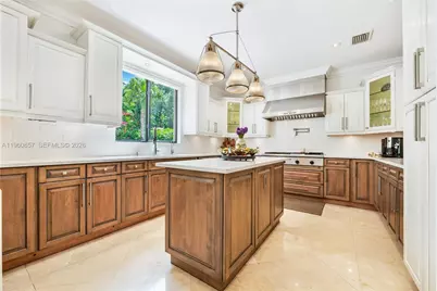 5621 SW 68th Ct, Miami, FL 33143 - Photo 10