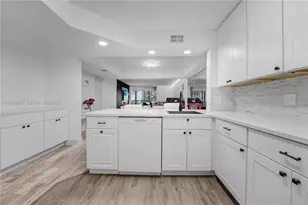 23380 Carolwood Ln, Boca Raton, FL 33428 - Photo 16