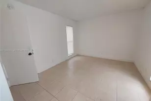 4433 Treehouse Ln, Tamarac, FL 33319 - Photo 6