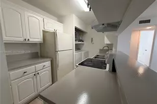 4433 Treehouse Ln, Tamarac, FL 33319 - Photo 2