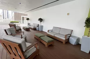 55 SE 6th St, Miami, FL 33131 - Photo 18